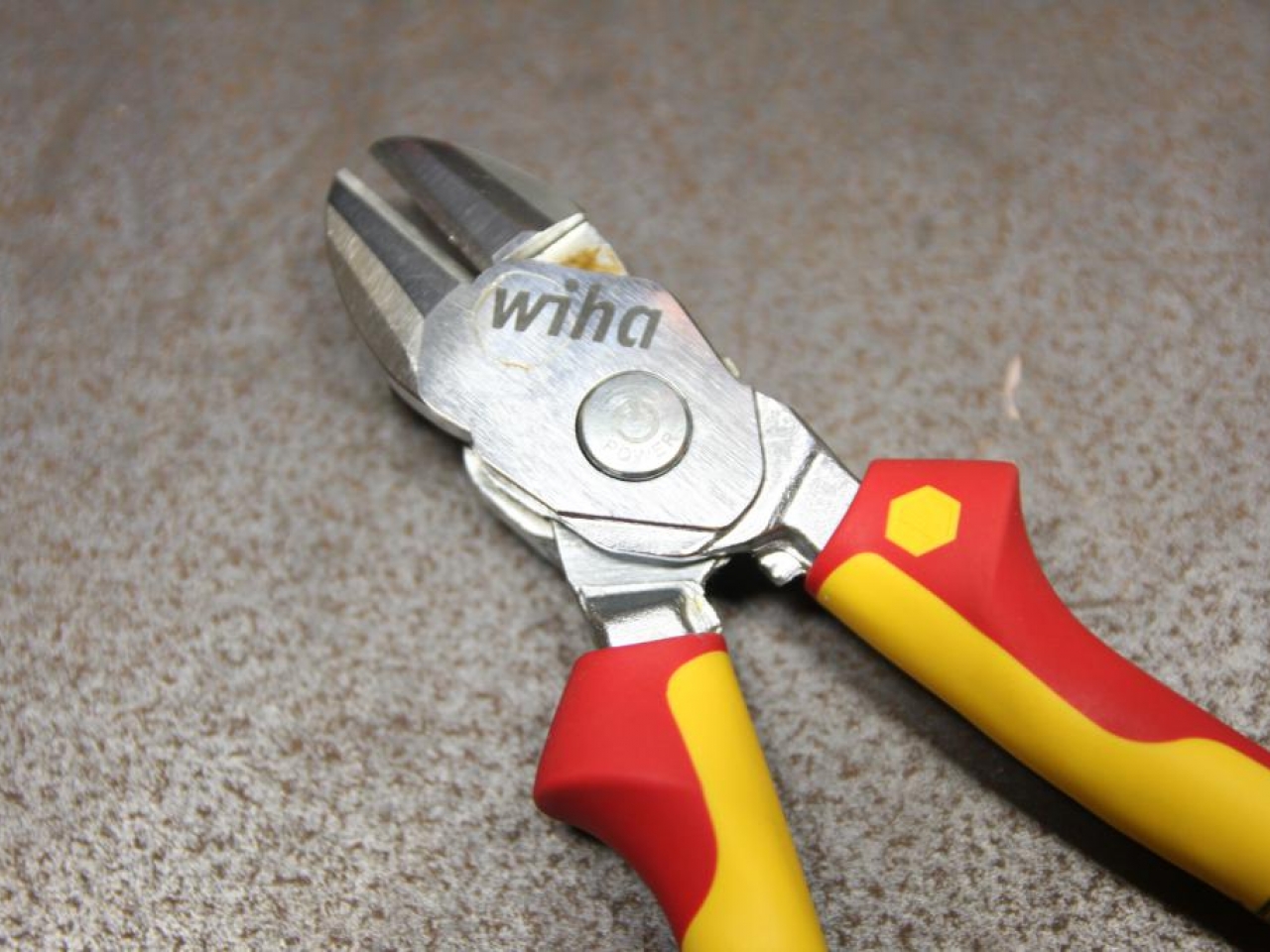 Quel type de pince choisir pour vos travaux ?