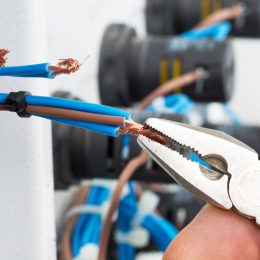 Les règles à connaitre pour faire des installations électriques chez soi