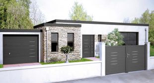 Portail en aluminium Alinéa assorti aux portes d’entrée Bel’M et aux portes de garage Novoferm, avec une baguette décoration « Gris Déco Bel’M ». ©Cadiou Industrie